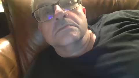 alankrieski1174 online show from 10/14/25, 03:51