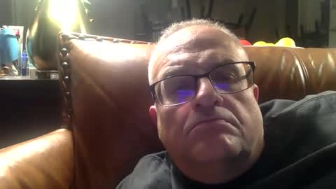 alankrieski1174 online show from 10/23/25, 03:39