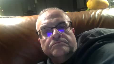 alankrieski1174 online show from 10/26/25, 04:18