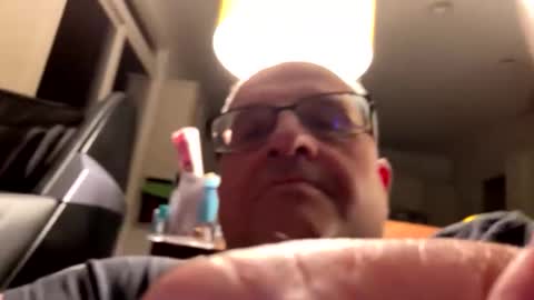 alankrieski1174 online show from 10/27/25, 01:42