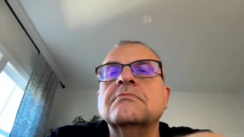 alankrieski1174 online show from 10/31/25, 01:01