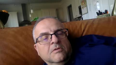 alankrieski1174 online show from 11/04/25, 04:28