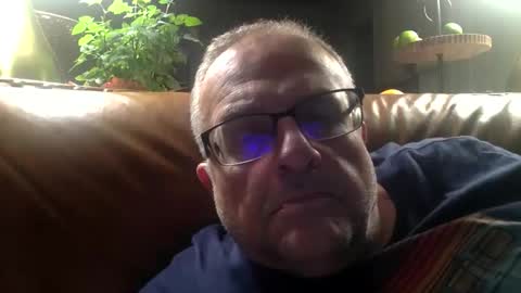 alankrieski1174 online show from 11/14/25, 03:49