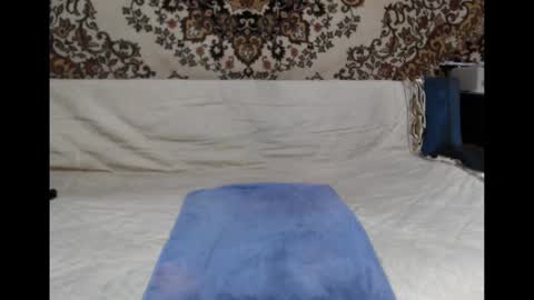 Snapshot of alanstrongs chatting on 09/13/25, 07:13 AlanStrongs online show from 09/13/25, 07:13
