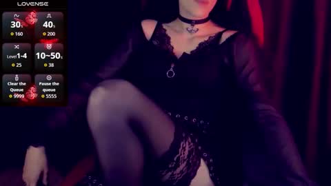 Snapshot of alariafatal chatting on 11/24/25, 03:45 Alaria online show from 11/24/25, 03:45