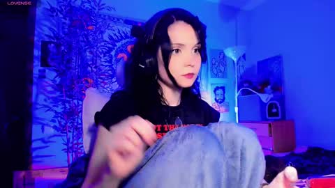 Snapshot of alaska_chan_ chatting on 02/18/25, 06:04 alaska_chan_ online show from 02/18/25, 06:04