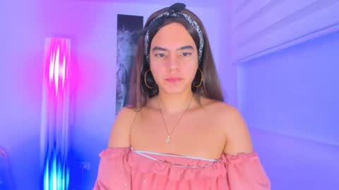 Snapshot of alaska_pears0 chatting on 01/28/25, 03:46 online show from 01/28/25, 03:46