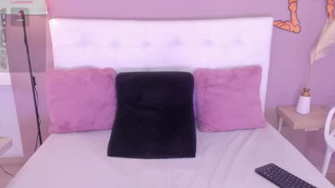 alayshajohnson online show from 10/16/25, 11:28