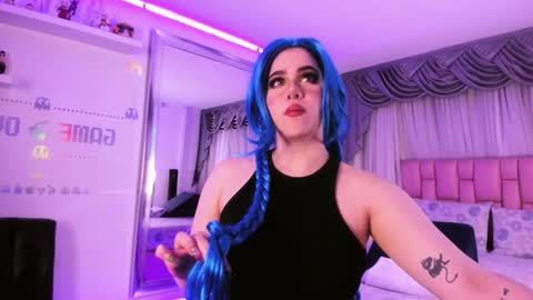 albaandthayron online show from 12/13/24, 12:06