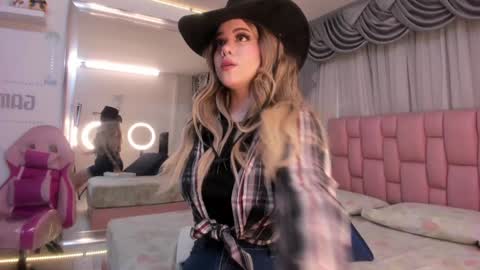 albaandthayron online show from 01/18/25, 12:04