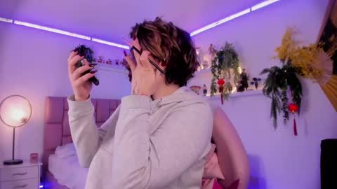 albaandthayron online show from 02/13/25, 12:11