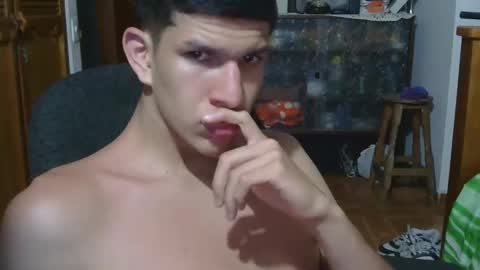 Snapshot of albajadmamad_01 chatting on 09/22/25, 02:35 josevcam online show from 09/22/25, 02:35
