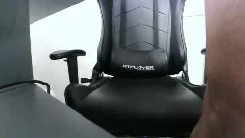 Snapshot of albanianking07 chatting on 01/19/25, 07:58 albanianking07 online show from 01/19/25, 07:58