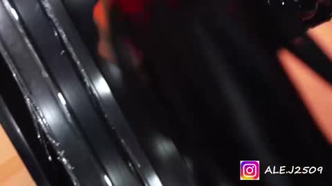 Snapshot of ale_2509 chatting on 11/19/25, 10:15 Ale online show from 11/19/25, 10:15