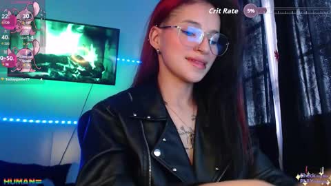 Snapshot of ale_blue_ chatting on 10/16/25, 04:41 Ale online show from 10/16/25, 04:41