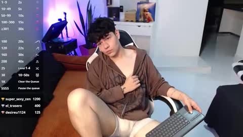 Snapshot of alec_spencer chatting on 09/13/25, 01:16 alec online show from 09/13/25, 01:16
