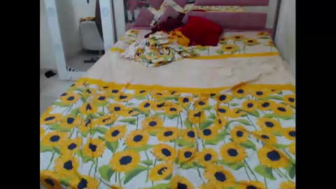 aleeinvein1 online show from 10/27/25, 05:00