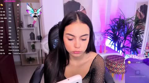 Snapshot of alejaa___ chatting on 01/04/25, 02:46 Alejandra online show from 01/04/25, 02:46