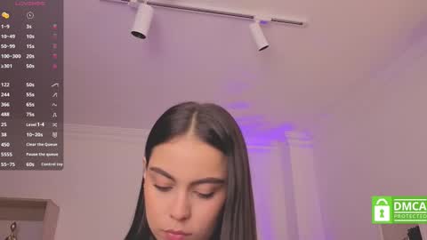 Snapshot of alejaa___ chatting on 10/04/25, 11:52 Alejandra online show from 10/04/25, 11:52