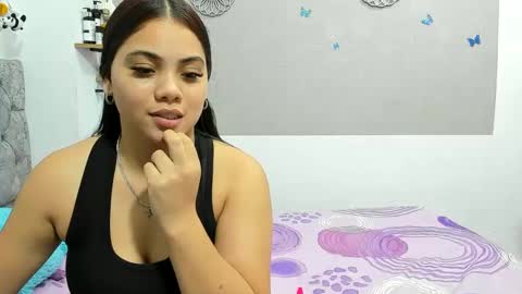 alejandra_evanss online show from 10/12/25, 01:04