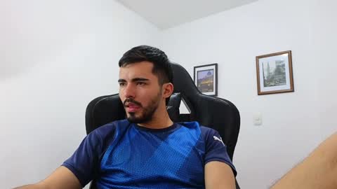 alejandroo_7 online show from 12/26/24, 06:54