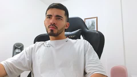 alejandroo_7 online show from 01/07/25, 11:56