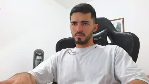 alejandroo_7 online show from 01/08/25, 02:57