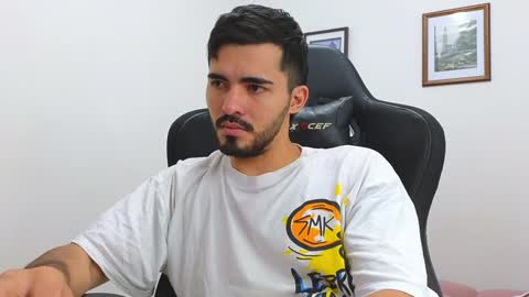 alejandroo_7 online show from 01/15/25, 09:51