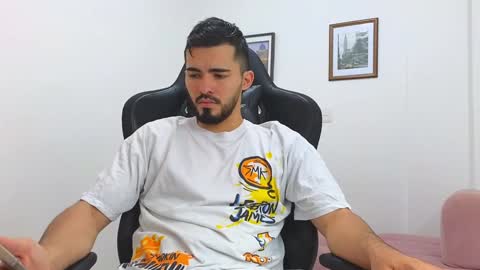 alejandroo_7 online show from 02/01/25, 08:05