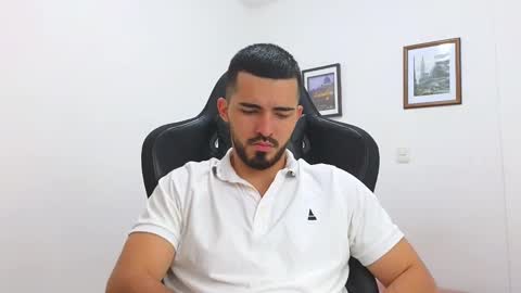 alejandroo_7 online show from 03/03/25, 08:43