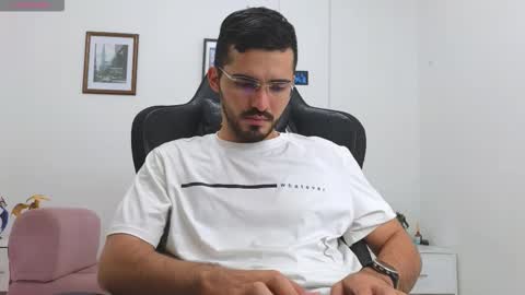 alejandroo_7 online show from 10/07/25, 07:44