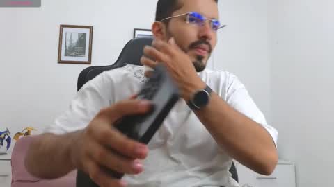 alejandroo_7 online show from 10/08/25, 06:05