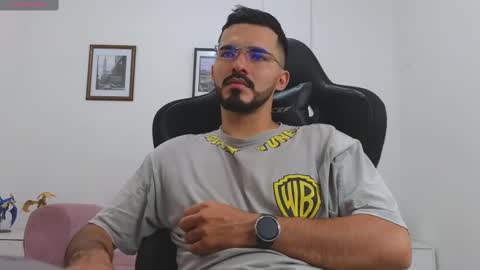 alejandroo_7 online show from 10/15/25, 06:41