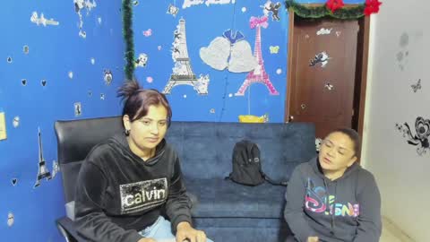Snapshot of alejita_smithh chatting on 01/23/25, 12:19 zoe and Kataleya online show from 01/23/25, 12:19