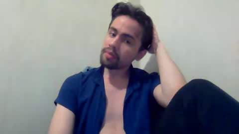 Snapshot of alejo_shy chatting on 01/01/25, 06:37 alejo_shy online show from 01/01/25, 06:37