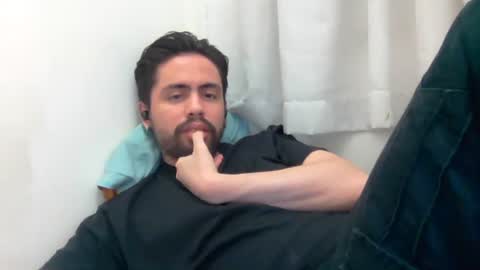 Snapshot of alejo_shy chatting on 11/01/25, 08:22 alejo_shy online show from 11/01/25, 08:22