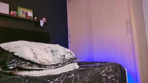 Snapshot of alejo_wolf chatting on 10/28/25, 11:07 Alejo online show from 10/28/25, 11:07