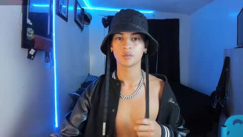 Snapshot of alejoo_storms chatting on 10/16/25, 06:47 alejo online show from 10/16/25, 06:47