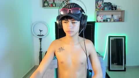 Snapshot of alejoo_storms chatting on 11/19/25, 12:54 alejo online show from 11/19/25, 12:54