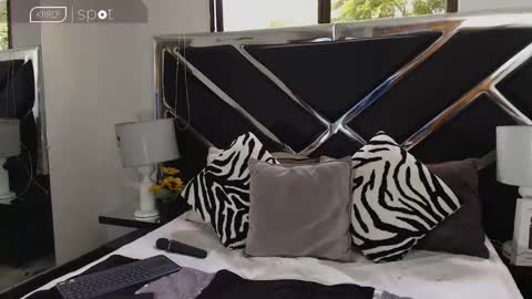 Alek online show from 10/22/25, 05:34