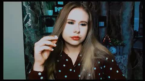 Snapshot of alenagessi_ chatting on 09/21/25, 05:09 Alena online show from 09/21/25, 05:09