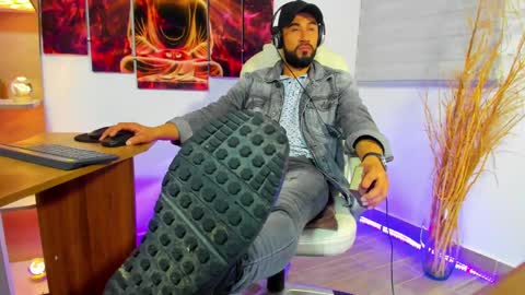 Snapshot of alessandro__wye chatting on 01/07/25, 06:38 ALESSANDRO WYE online show from 01/07/25, 06:38