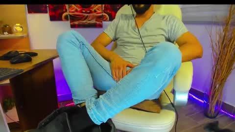 Snapshot of alessandro__wye chatting on 01/12/25, 12:23 ALESSANDRO WYE online show from 01/12/25, 12:23