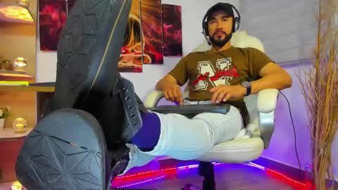 Snapshot of alessandro__wye chatting on 01/27/25, 12:43 ALESSANDRO WYE online show from 01/27/25, 12:43