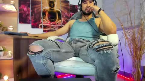 Snapshot of alessandro__wye chatting on 02/05/25, 11:28 ALESSANDRO WYE online show from 02/05/25, 11:28