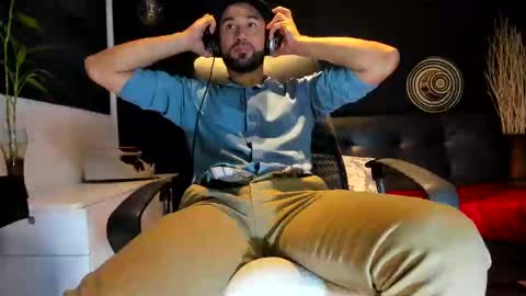Snapshot of alessandro__wye chatting on 10/11/25, 06:45 ALESSANDRO WYE online show from 10/11/25, 06:45