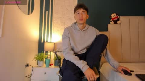 Snapshot of alessandro_dybala chatting on 01/31/25, 12:29 Alessandro Dybala online show from 01/31/25, 12:29