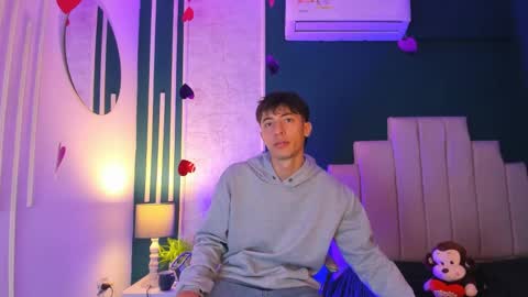 Snapshot of alessandro_dybala chatting on 02/15/25, 12:11 Alessandro Dybala online show from 02/15/25, 12:11