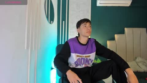 Snapshot of alessandro_dybala chatting on 02/28/25, 11:47 Alessandro Dybala online show from 02/28/25, 11:47