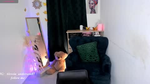 Snapshot of alessia_anderson07 chatting on 01/25/25, 01:54 Yy online show from 01/25/25, 01:54